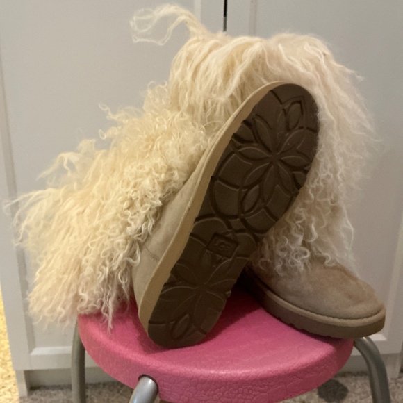 UGG 6US Tan  - NEW - Picture 2 of 2